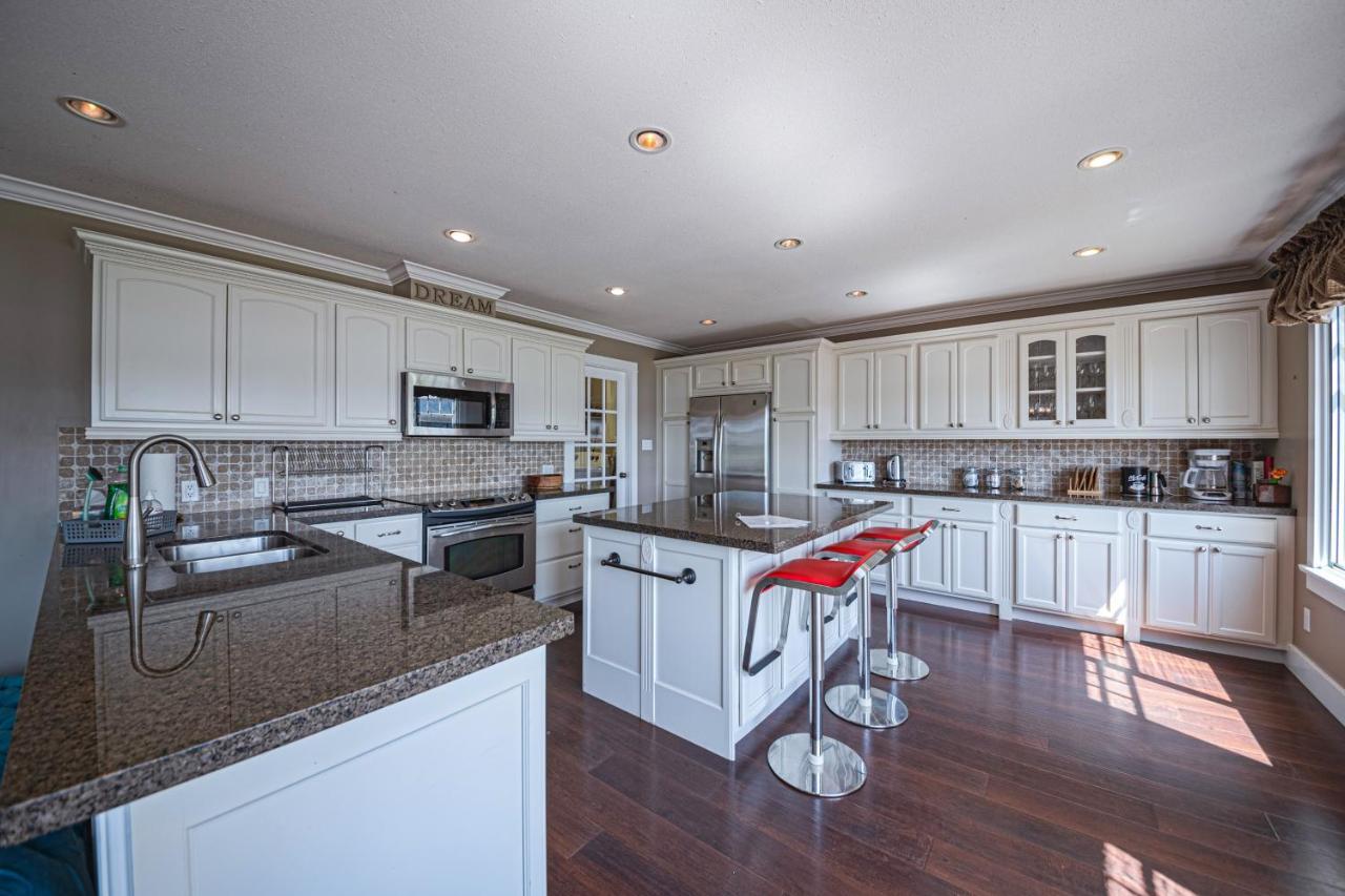 Villa Iconic 3-Story Waterfront 'Marina House' W/ View Gibsons Exterior foto